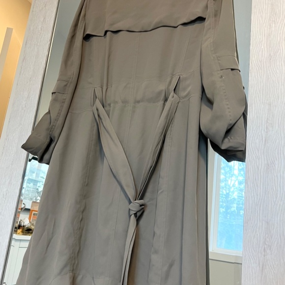 Aritzia Babaton Quincy trench coat small - Picture 3 of 5